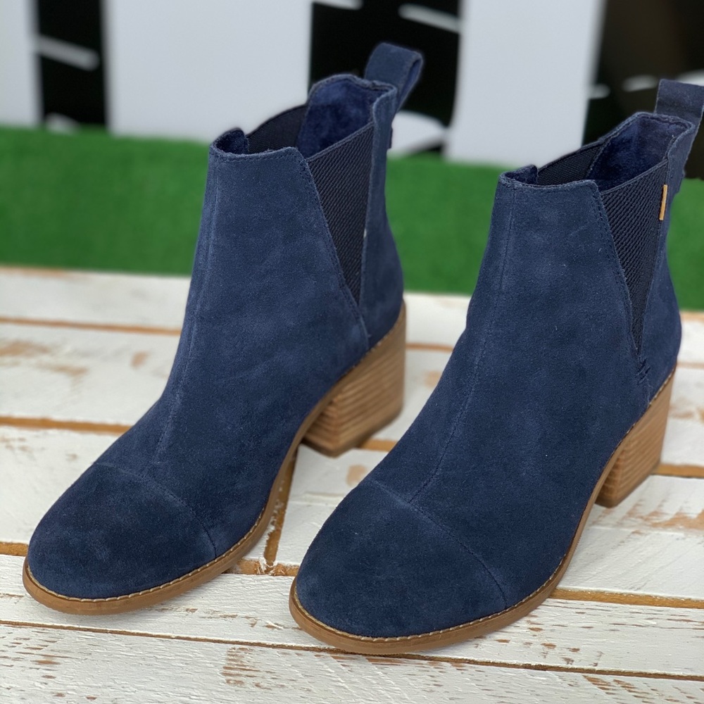 TOMS Esme Navy Blue Sz 6 *LIKE NEW*